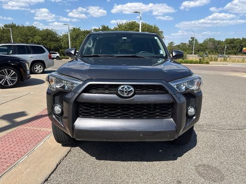 Used 2018 Toyota 4Runner SR5 RWD image 2