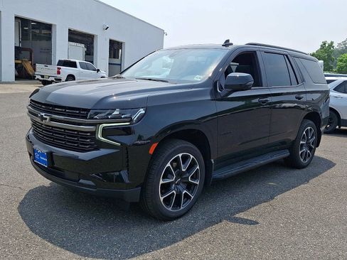 Used 2022 Chevrolet Tahoe RST w/ Luxury Package AWD/4WD image 2