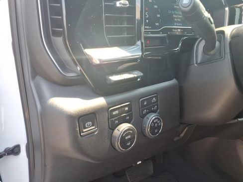 Used 2024 Chevrolet Silverado 2500 High Country w/ High Country Premium Package AWD/4WD image 21