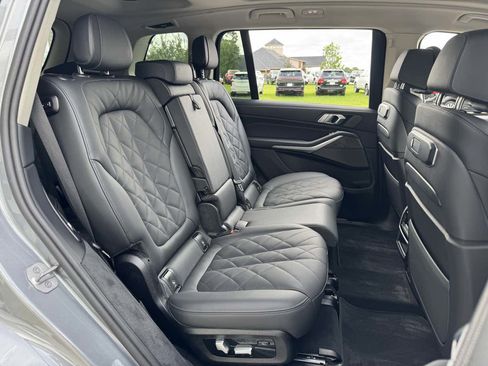 Used 2025 BMW X7 xDrive40i AWD/4WD image 13