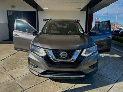 Used 2019 Nissan Rogue SV image 6