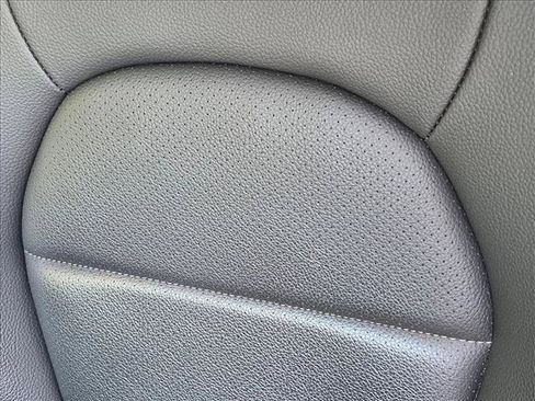 Used 2019 Mercedes-Benz C 300 4MATIC Sedan image 13