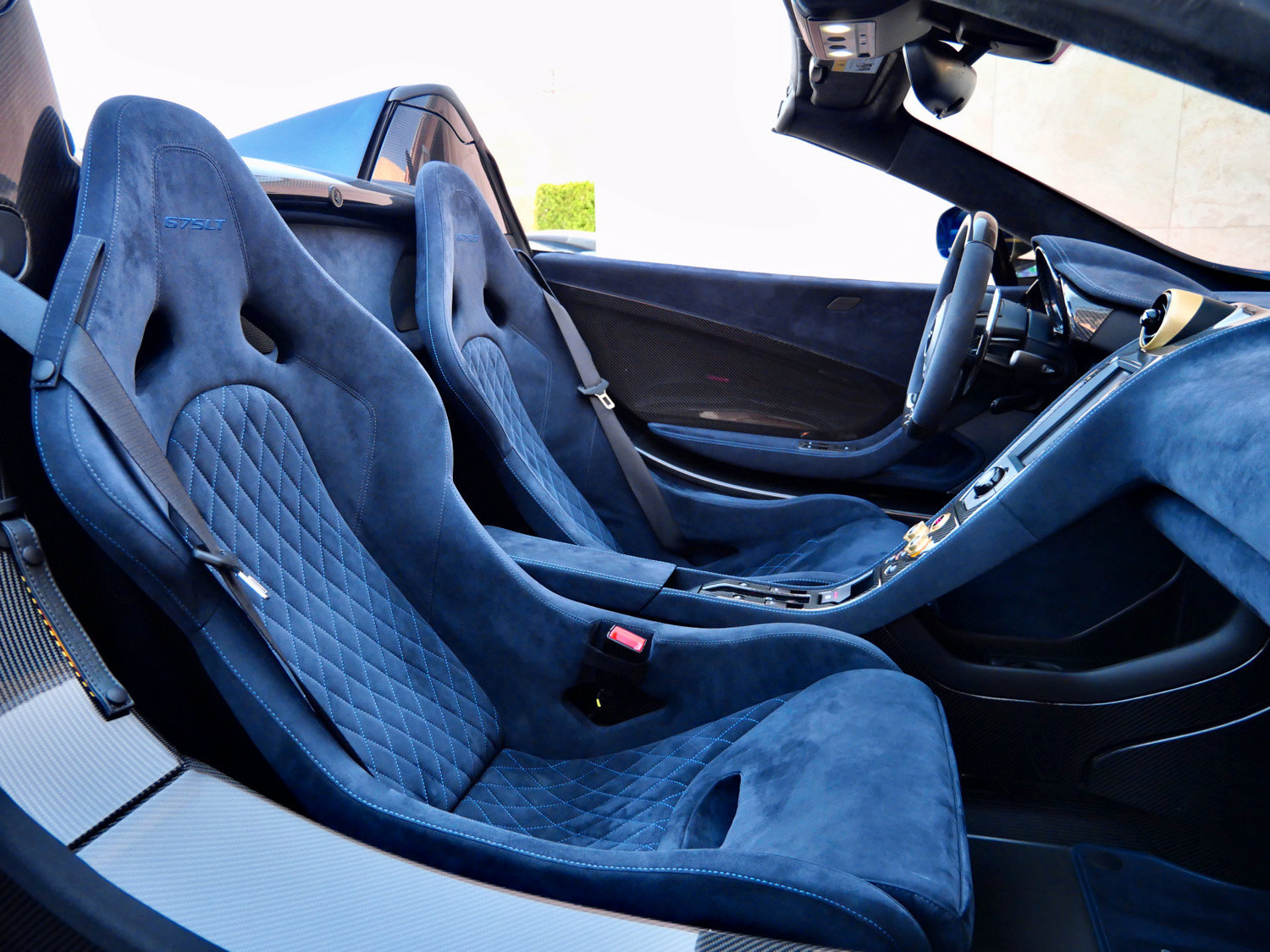 Used 2016 McLaren 675LT Spider RWD image 11