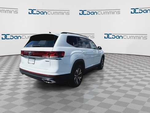 Used 2024 Volkswagen Atlas SE AWD/4WD image 8