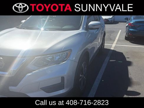 Used 2020 Nissan Rogue SV w/ Premium Package FWD image 1