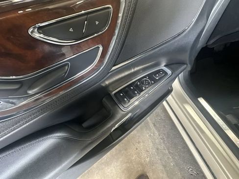 Used 2017 Lincoln Continental Select FWD image 19