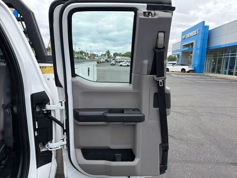 Used 2021 Ford F250 XL w/ Power Equipment Group RWD image 26