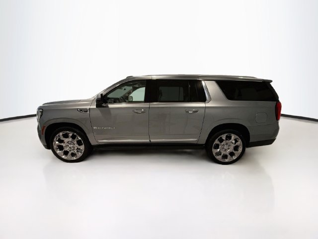 Used 2025 GMC Yukon XL Denali w/ Denali Reserve Package AWD/4WD image 4