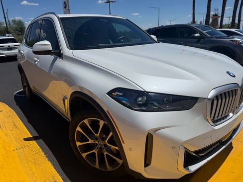 Used 2024 BMW X5 xDrive40i w/ Premium Package AWD/4WD image 2