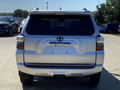 Used 2021 Toyota 4Runner SR5 image 5