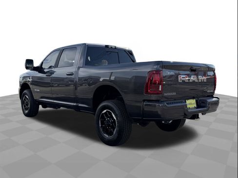 Used 2025 RAM 2500 Laramie AWD/4WD image 3