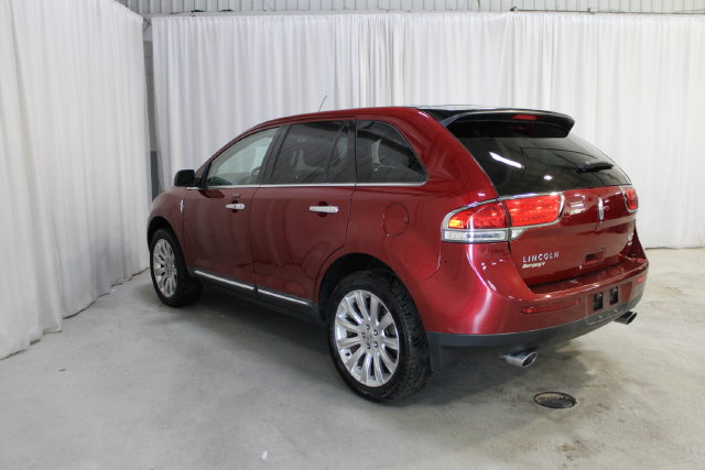 Used 2014 Lincoln MKX AWD w/ Equipment Group 102A image 29