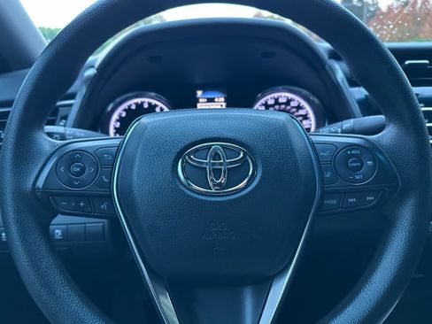 Used 2019 Toyota Camry LE image 19