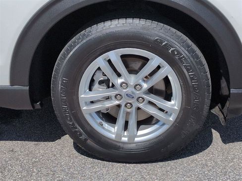 Used 2020 Ford Explorer XLT w/ Equipment Group 202A RWD image 10