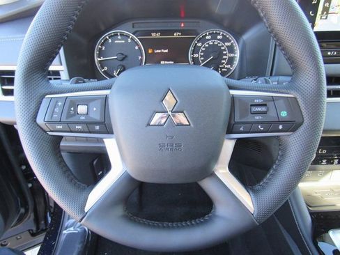 New 2026 Mitsubishi Outlander SE image 21