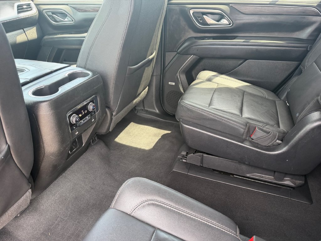 Used 2022 Chevrolet Tahoe Z71 w/ Luxury Package AWD/4WD image 18