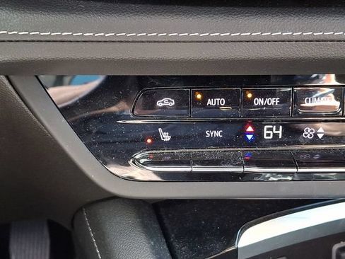 Used 2023 Buick Envision Essence AWD/4WD image 24