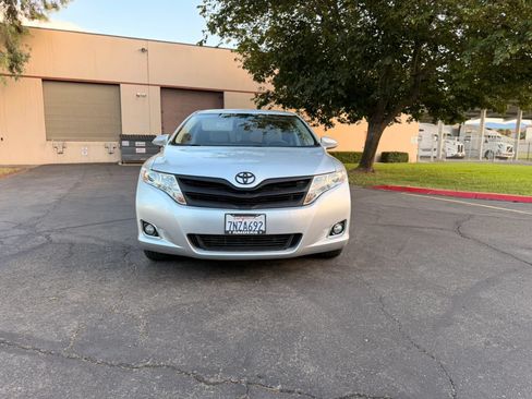 Used 2013 Toyota Venza LE FWD image 2
