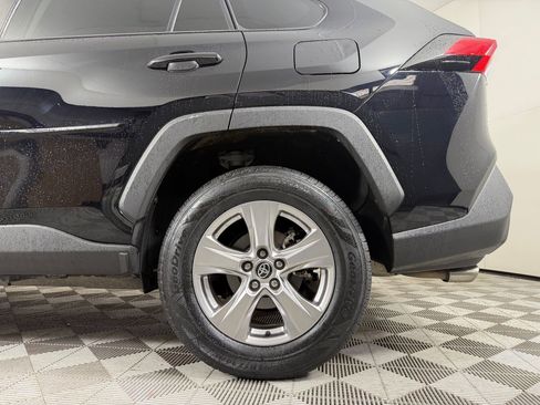 Used 2022 Toyota RAV4 XLE AWD/4WD image 27