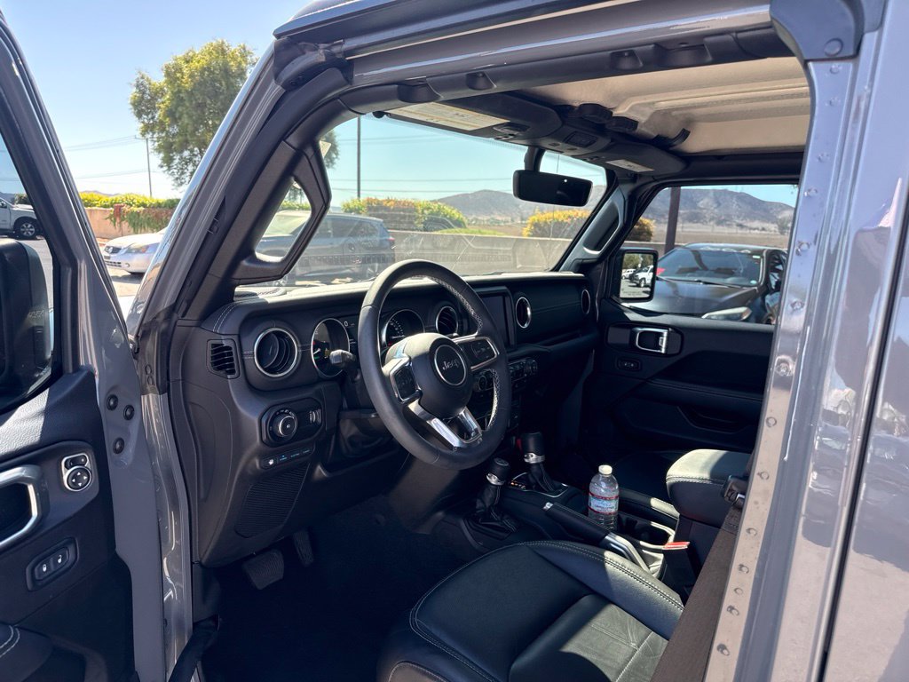 Used 2023 Jeep Wrangler Unlimited Sahara AWD/4WD image 14