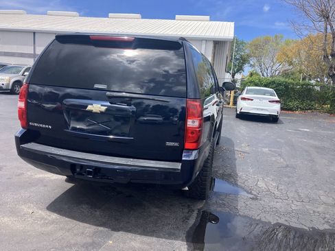 Used 2007 Chevrolet Suburban LT w/ LT Preferred Equipment Group RWD image 16