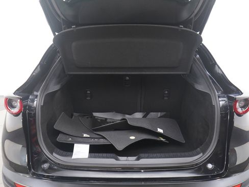 Used 2023 Cadillac XT4 Sport image 16