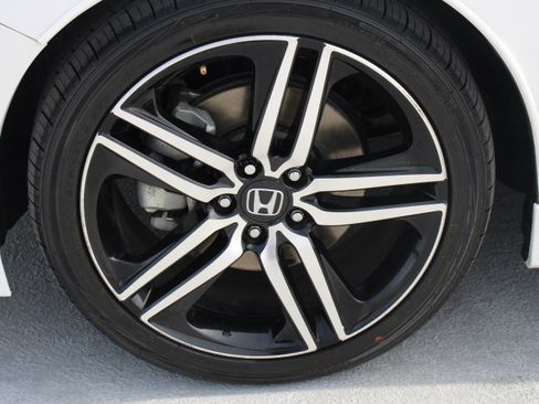 Used 2017 Honda Accord Sport Special Edition image 9