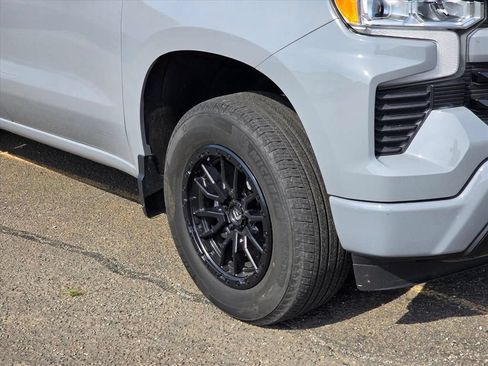 Used 2024 Chevrolet Silverado 1500 RST w/ LPO, Dark Essentials Package AWD/4WD image 19