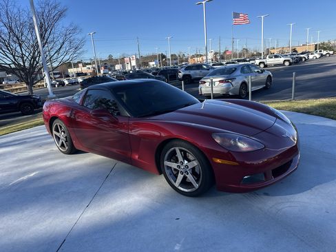 Used 2008 Chevrolet Corvette Coupe w/ Preferred Equipment Group image 2