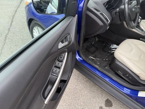 Used 2015 Ford Focus Titanium w/ Titanium Technology Package image 10