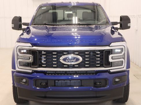 New 2026 Ford F450 Platinum w/ FX4 Off-Road Package image 3