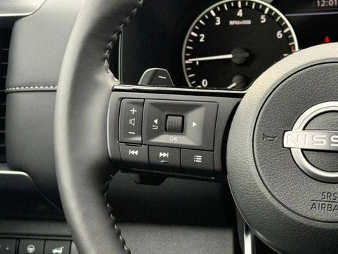 New 2025 Nissan Pathfinder SL w/ Black Appearance Package image 24