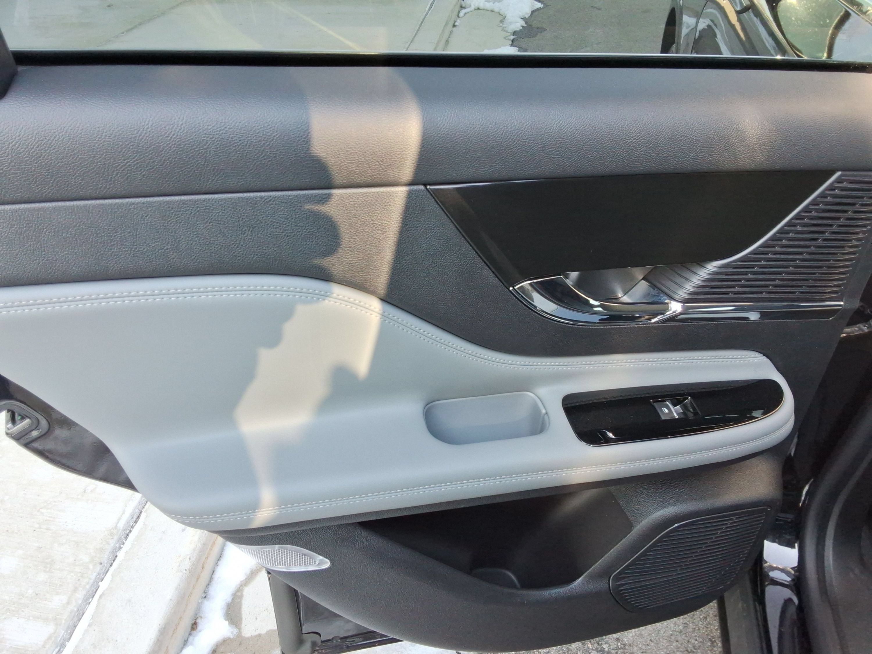 Used 2022 Lincoln Corsair Reserve AWD/4WD image 22
