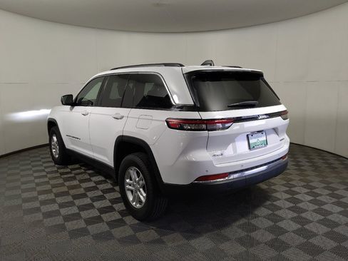 Used 2023 Jeep Grand Cherokee Laredo w/ Luxury Tech Group I AWD/4WD image 6