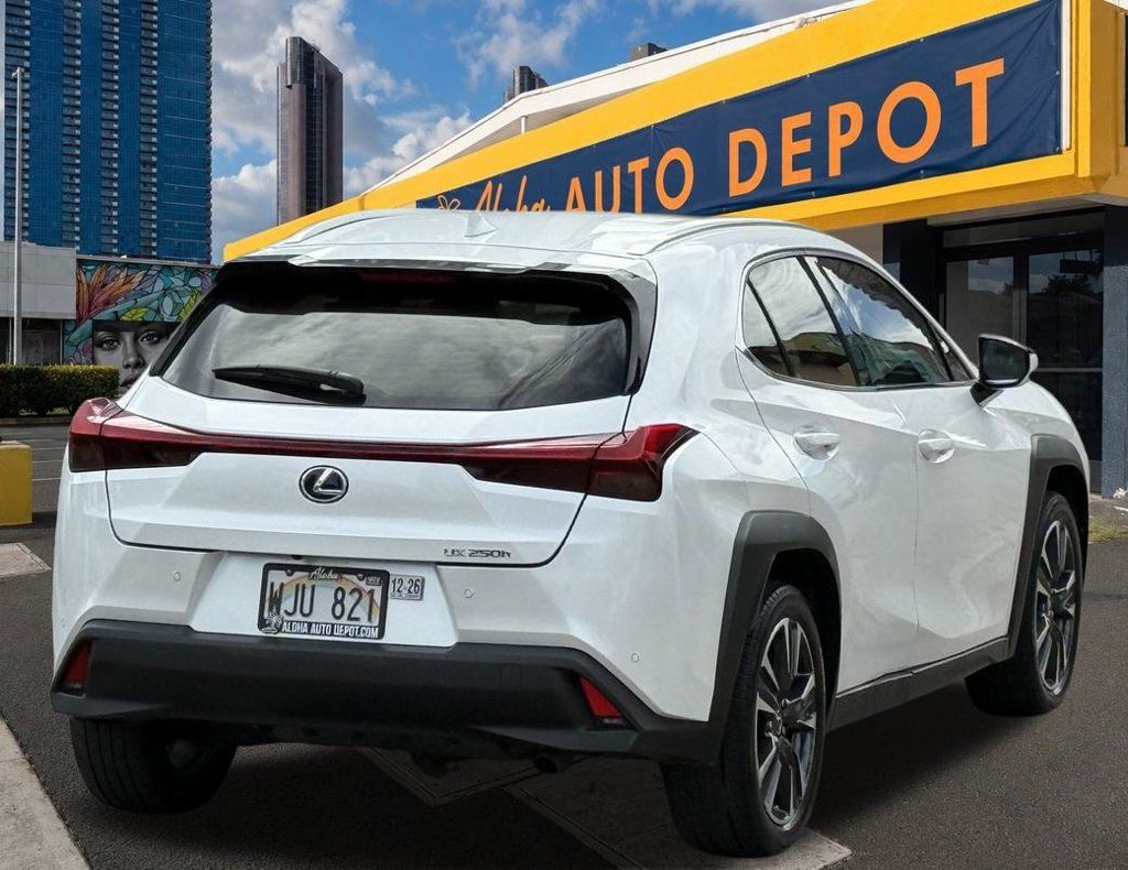 Used 2022 Lexus UX 250h AWD/4WD image 5