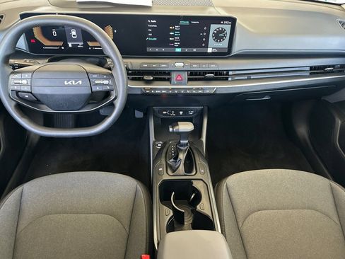 Used 2025 Kia K4 FWD image 14