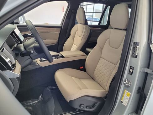 New 2026 Volvo XC90 B6 Plus w/ Protection Package Premier AWD/4WD image 8