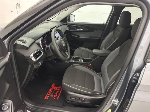 Used 2022 Chevrolet TrailBlazer LT w/ Convenience Package FWD image 18