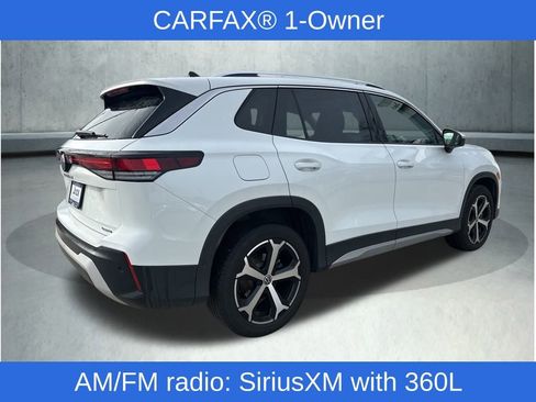 Used 2025 Volkswagen Tiguan SE w/ Panoramic Sunroof Package image 6