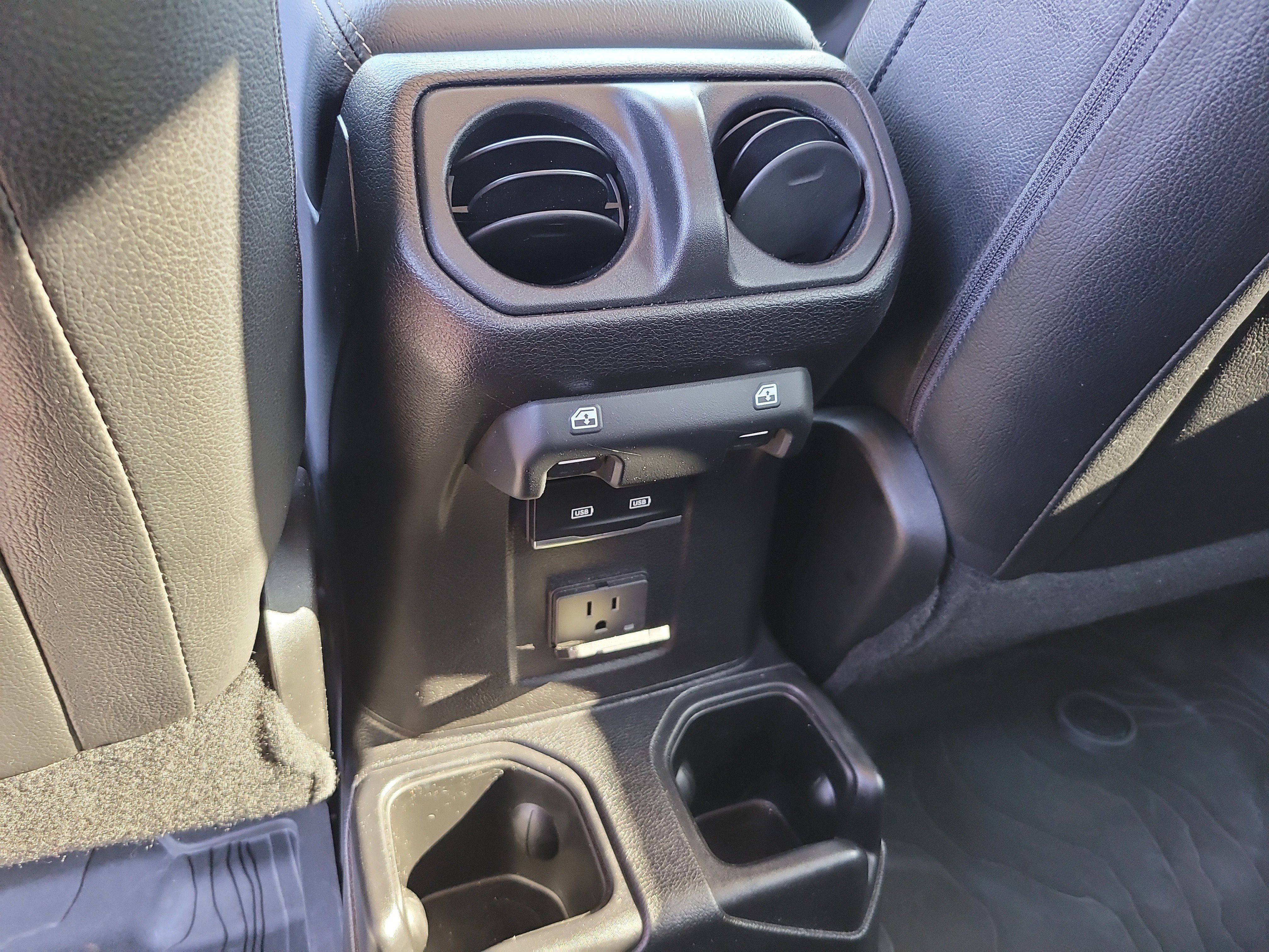 Used 2021 Jeep Gladiator Overland AWD/4WD image 14