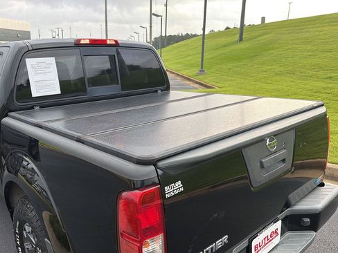 Used 2017 Nissan Frontier Desert Runner RWD image 31
