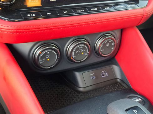 Used 2024 Nissan Z Performance w/ Floor Mat Package image 17