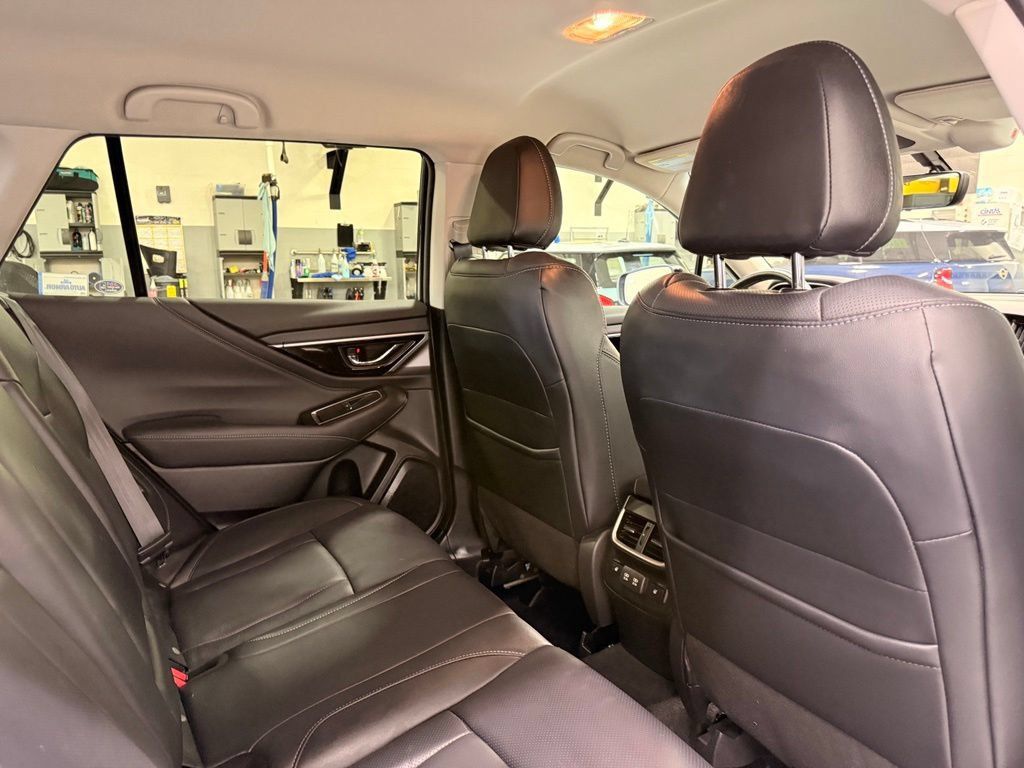 Used 2022 Subaru Outback Limited AWD/4WD image 25