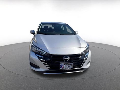 Used 2025 Nissan Versa SV FWD image 4