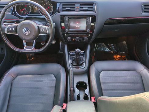 Used 2017 Volkswagen Jetta GLI FWD image 18