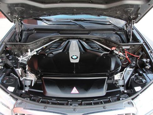 Used 2017 BMW X5 xDrive50i image 41