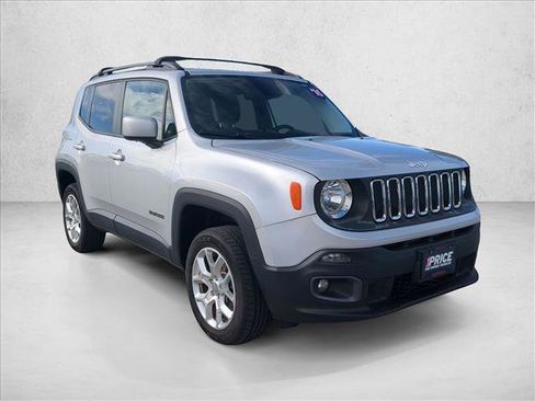 Used 2016 Jeep Renegade Latitude image 3
