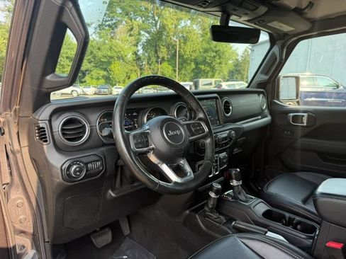 Used 2020 Jeep Gladiator Overland AWD/4WD image 10