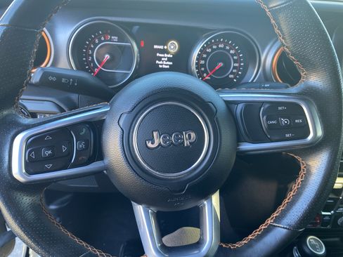 Used 2020 Jeep Gladiator Mojave image 10