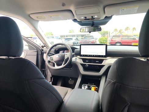 New 2025 Ford Explorer Active image 22